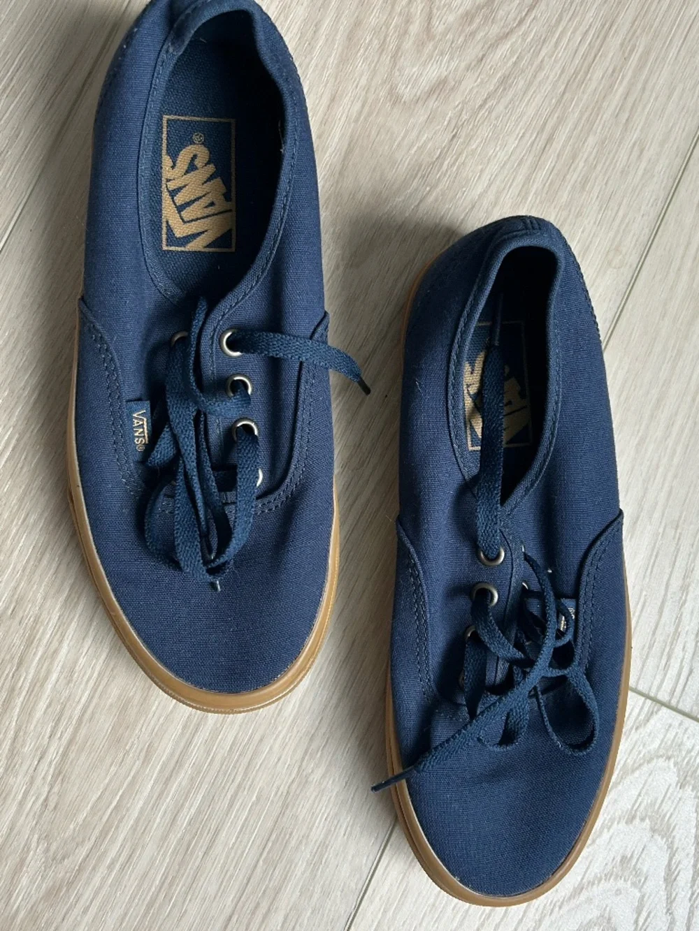 Vans - Picture 1 of 3